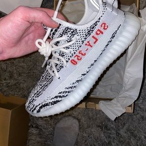AUTHENTIC Yeezy boosts 350 zebra